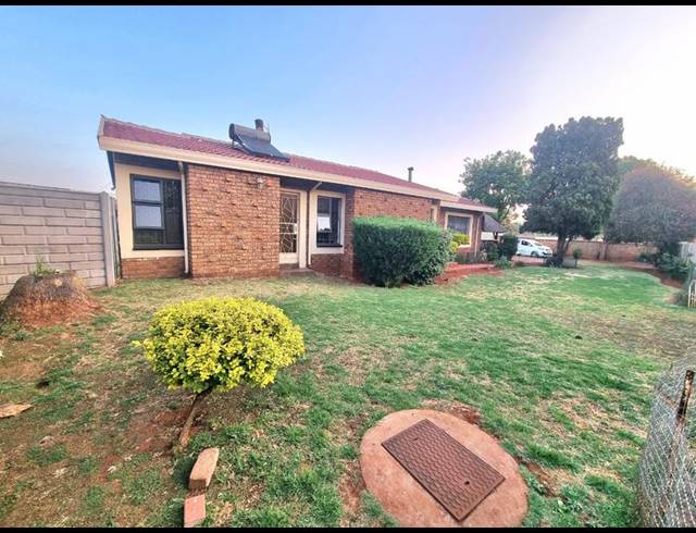 3 BEDROOM HOUSE FOR SALE IN DAWN PARK EXT